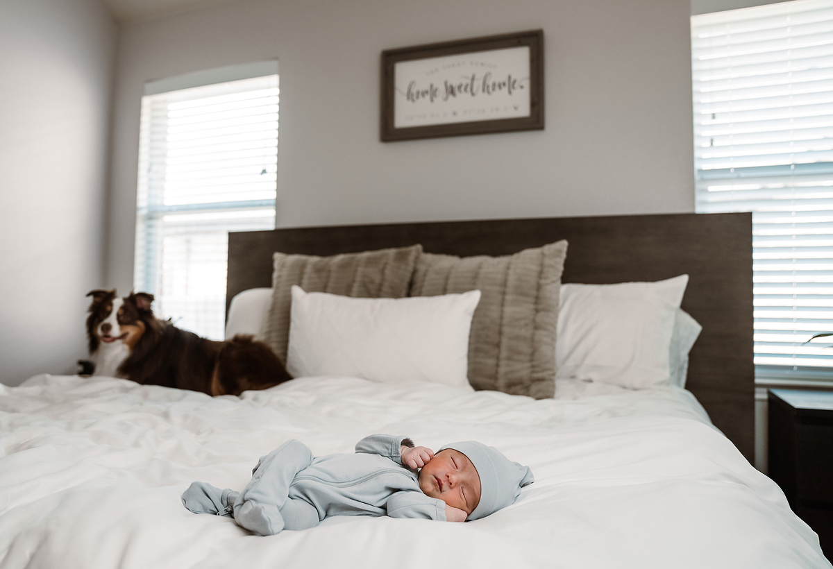 Lifestyle natural light newborn photographer located in Georgetown Texas