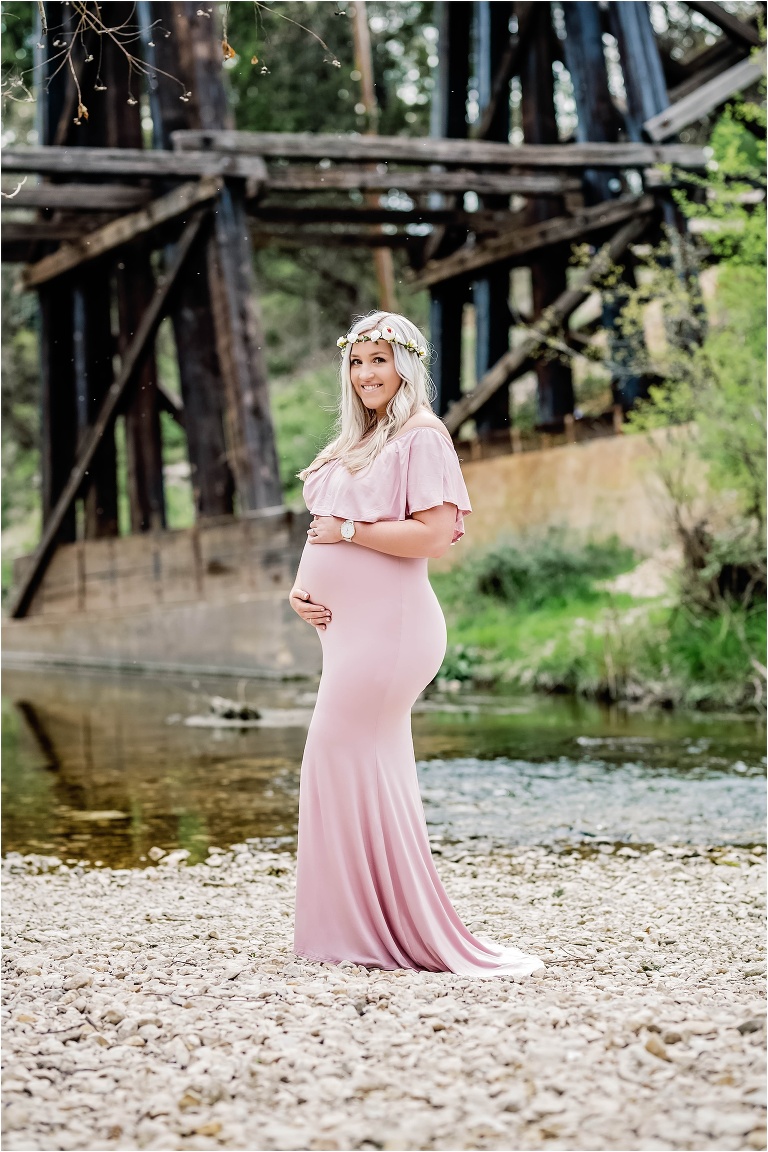 Beautiful Expecting Mother by Creek in Cedar Park Texas Natural light Photographer Maternity Photography