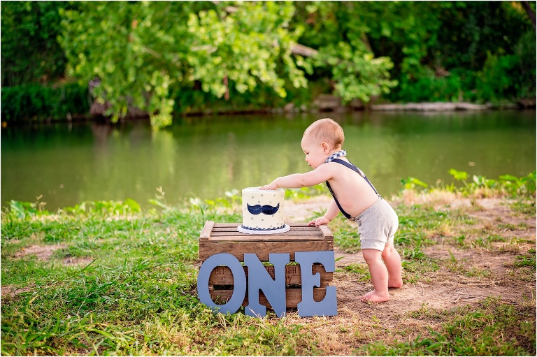 First Birthday Smash Cake Session in Round Rock Texas by Natural Light Children Photographer