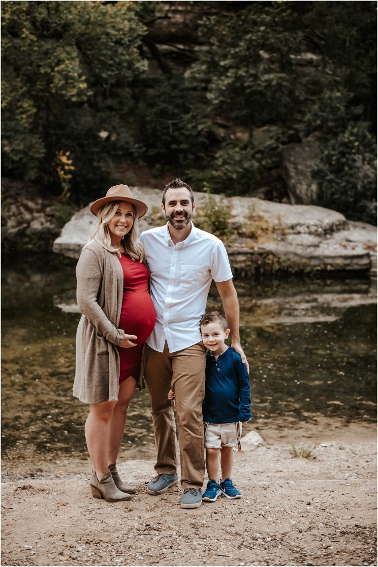 Maternity family photoshoot in Austin Texas by natural light photographer