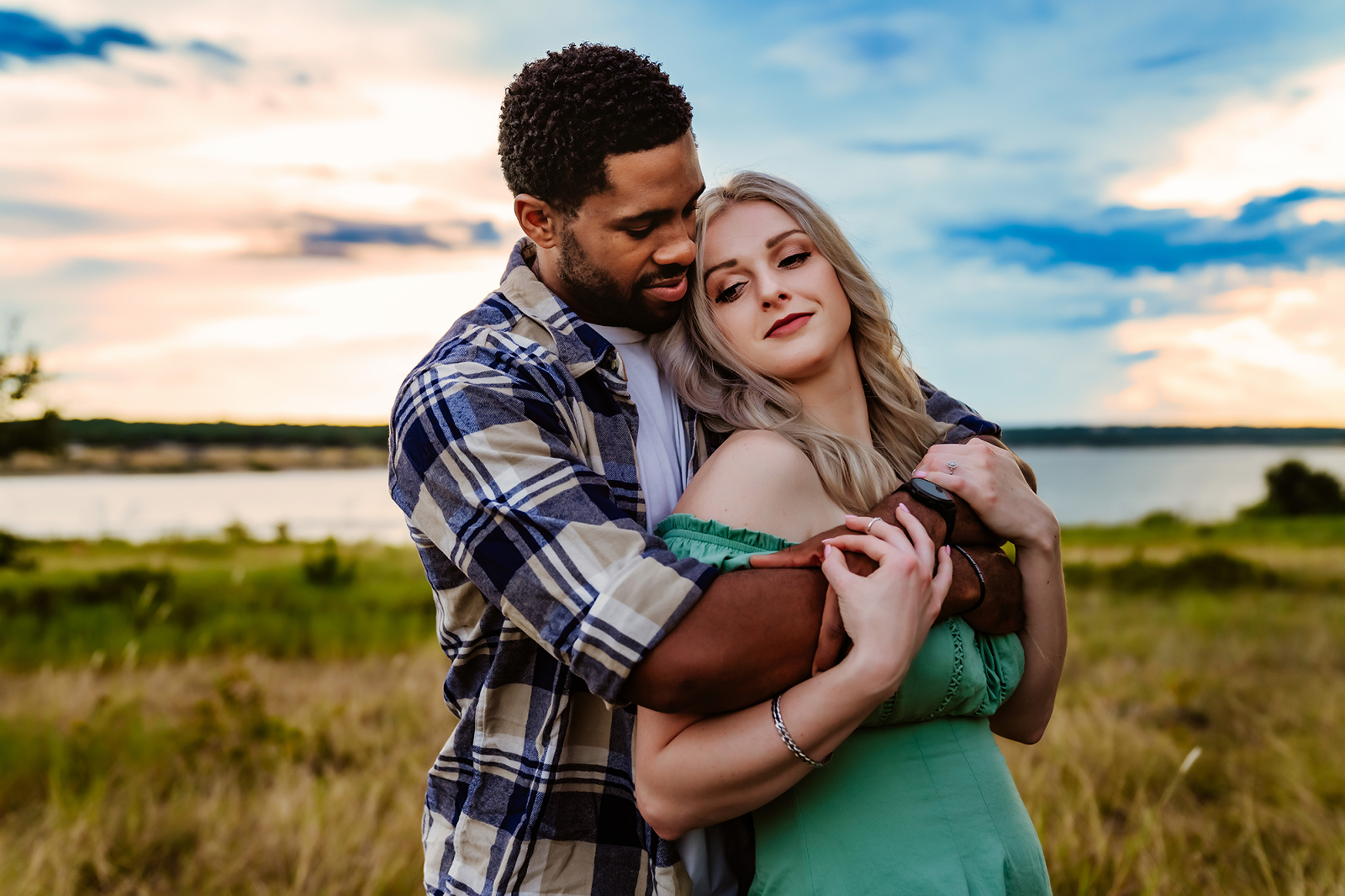 Couple Photoshoot in field at sunset natural light photographer in Austin Texas