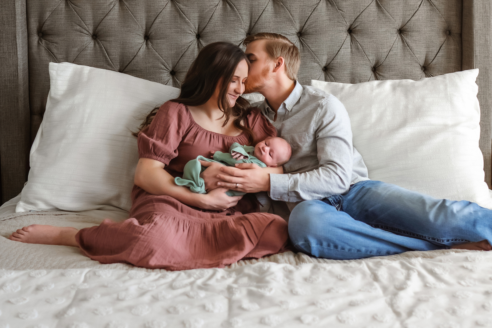 Lifestyle Newborn Photographer Austin Texas in-home photoshoot with family