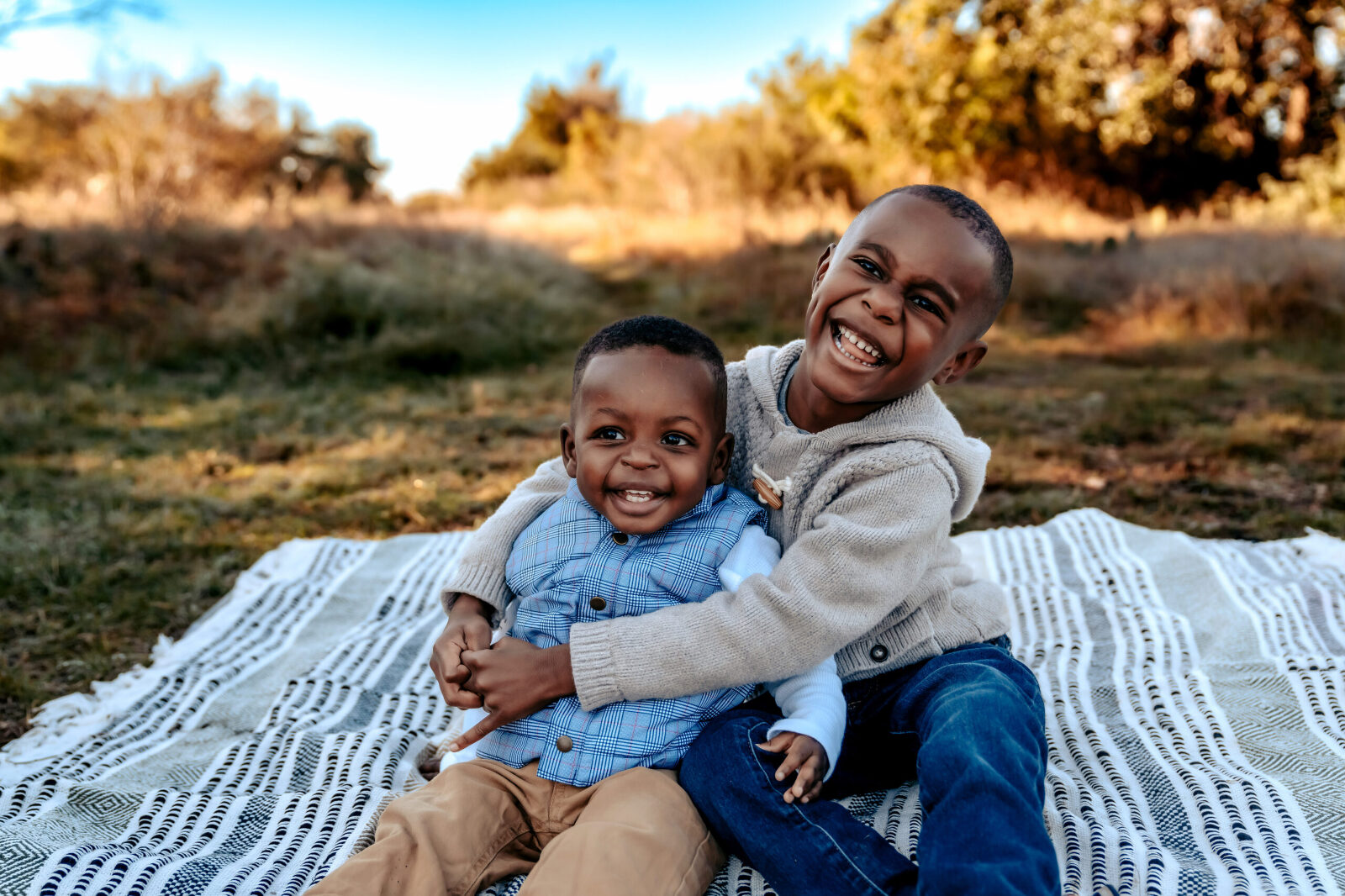 Natural light sibling photoshoot in Georgetown texas by emotive photographer